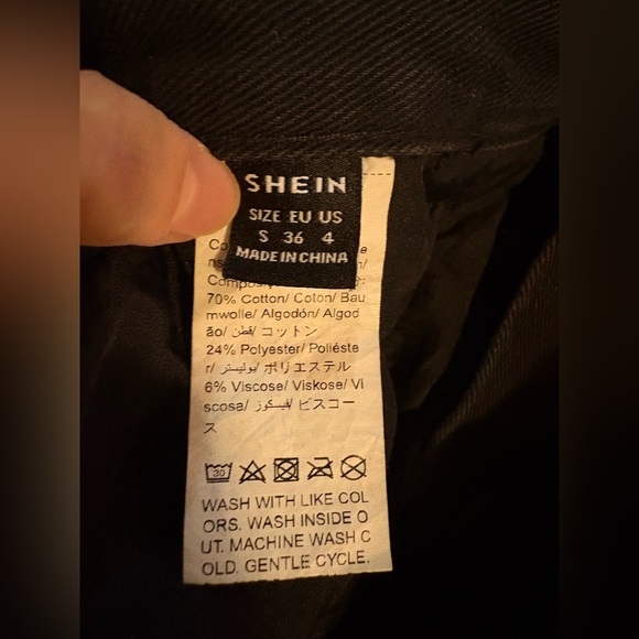 SHEIN Black Cargo Boyfriend Jeans - Picture 7 of 7